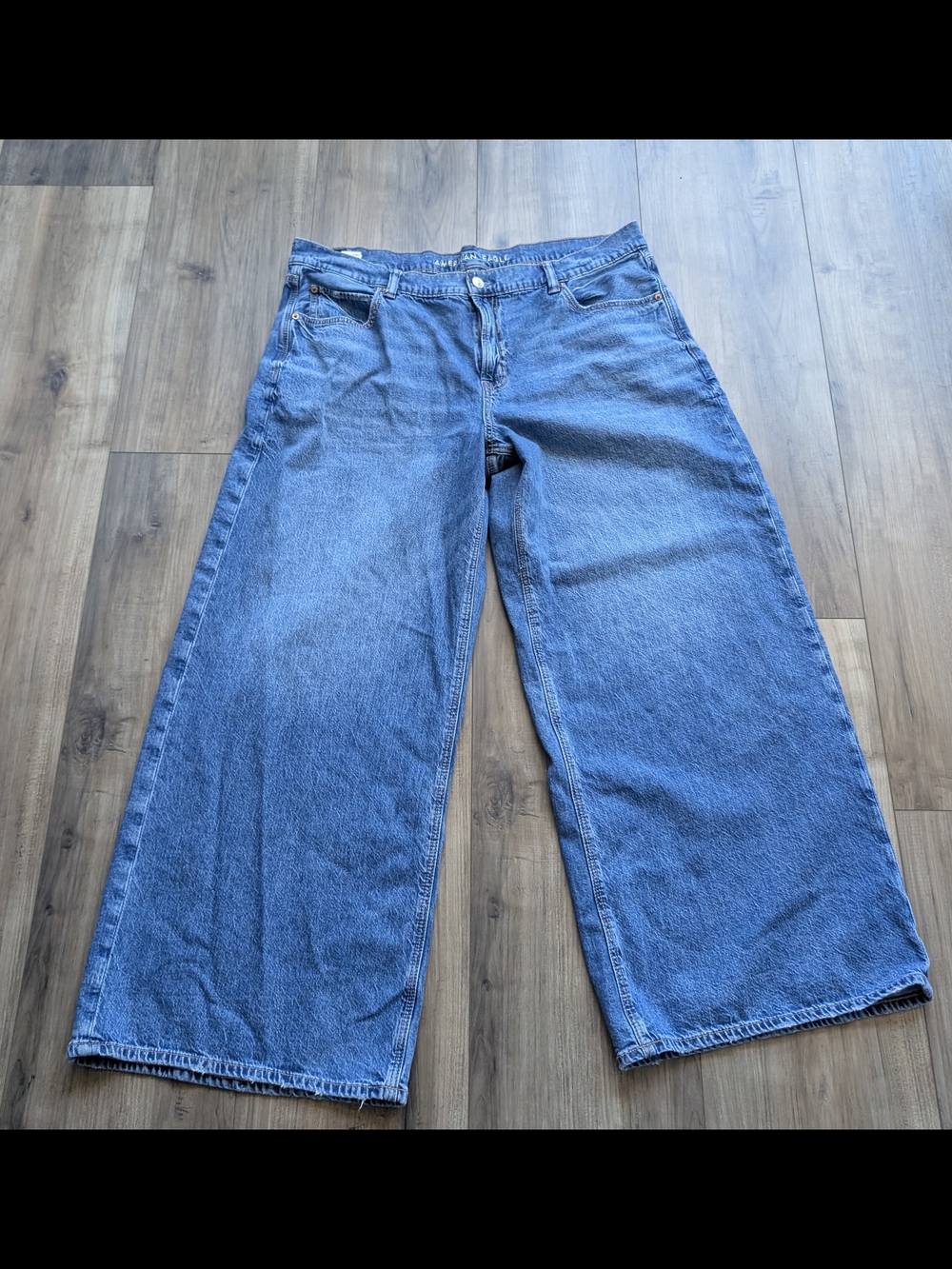 American Eagle Strigid Dreamy Drape Ultra Low Rise Wide Leg Jeans Size 16 - Picture 3 of 7